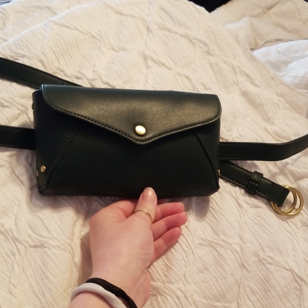 New w/Tag emerald green belt bag